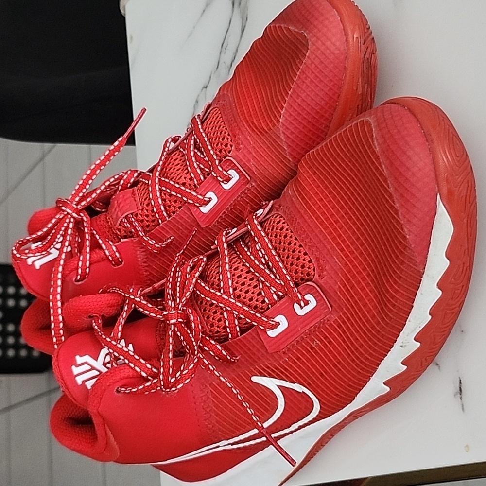 Nike Kyrie Flytrap - image 1